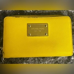 Michael Kors Medium Wallet